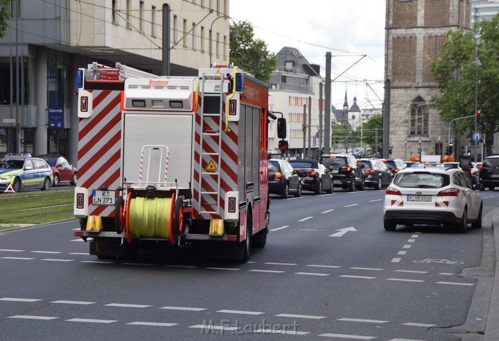 VU PKW Strab Koeln Mitte Caecilienstr Hohe Str P89.JPG - Miklos Laubert